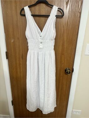 Abercrombie & Fitch White V-Neck Smocked Waist Maxi Dress